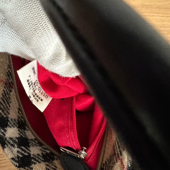 Burberry's Handbag - Picture 14 of 15